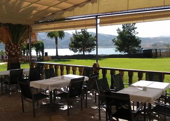 B Bou La & Отель